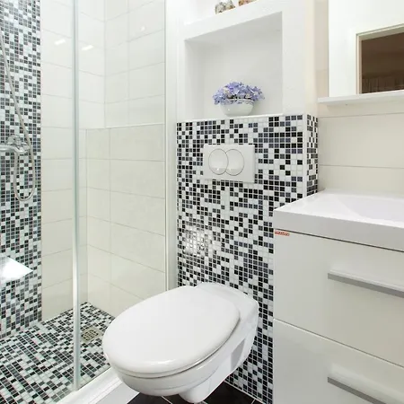 Pansion Mlikota بروماجنا