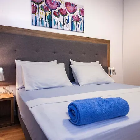 فندق مبيت وإفطار Pansion Mlikota