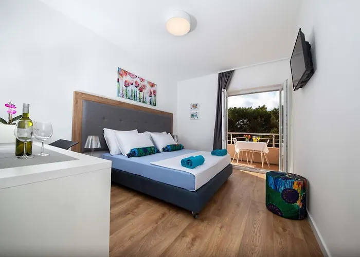 Pansion Mlikota 住宿加早餐酒店 普罗马尼亚