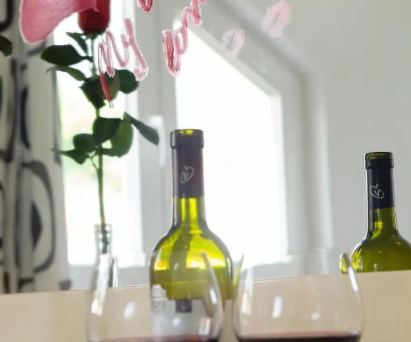 Pansion Mlikota 住宿加早餐酒店 普罗马尼亚