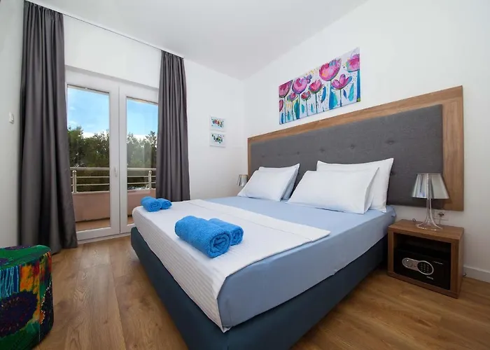 Pansion Mlikota 住宿加早餐酒店 普罗马尼亚